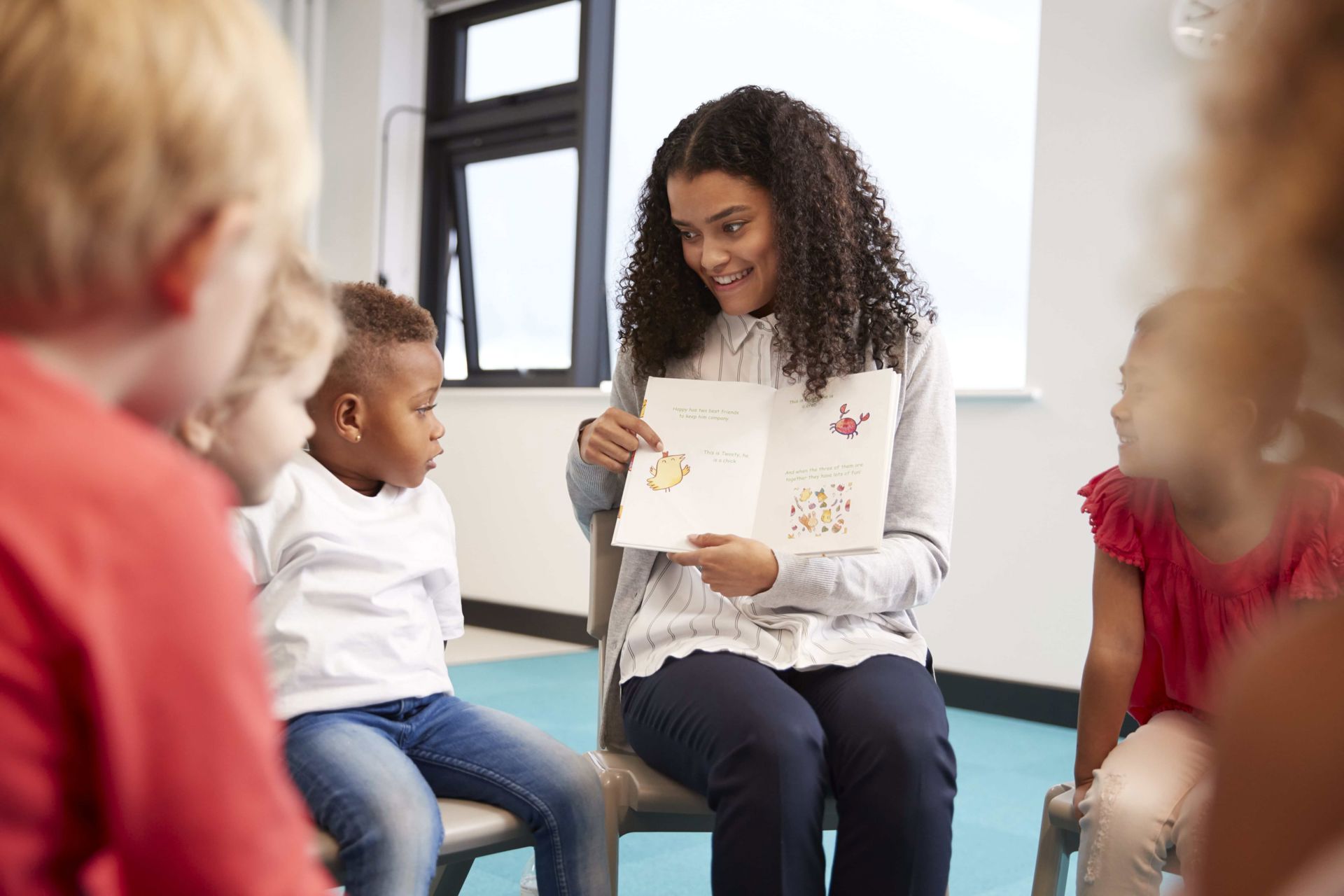 Personnel enseignant et personnel éducateur en petite enfance
